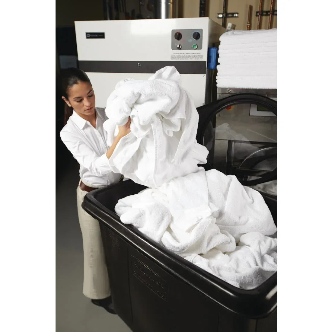 CC376 Rubbermaid Cube Truck 300Ltr - JD Catering Equipment Solutions Ltd