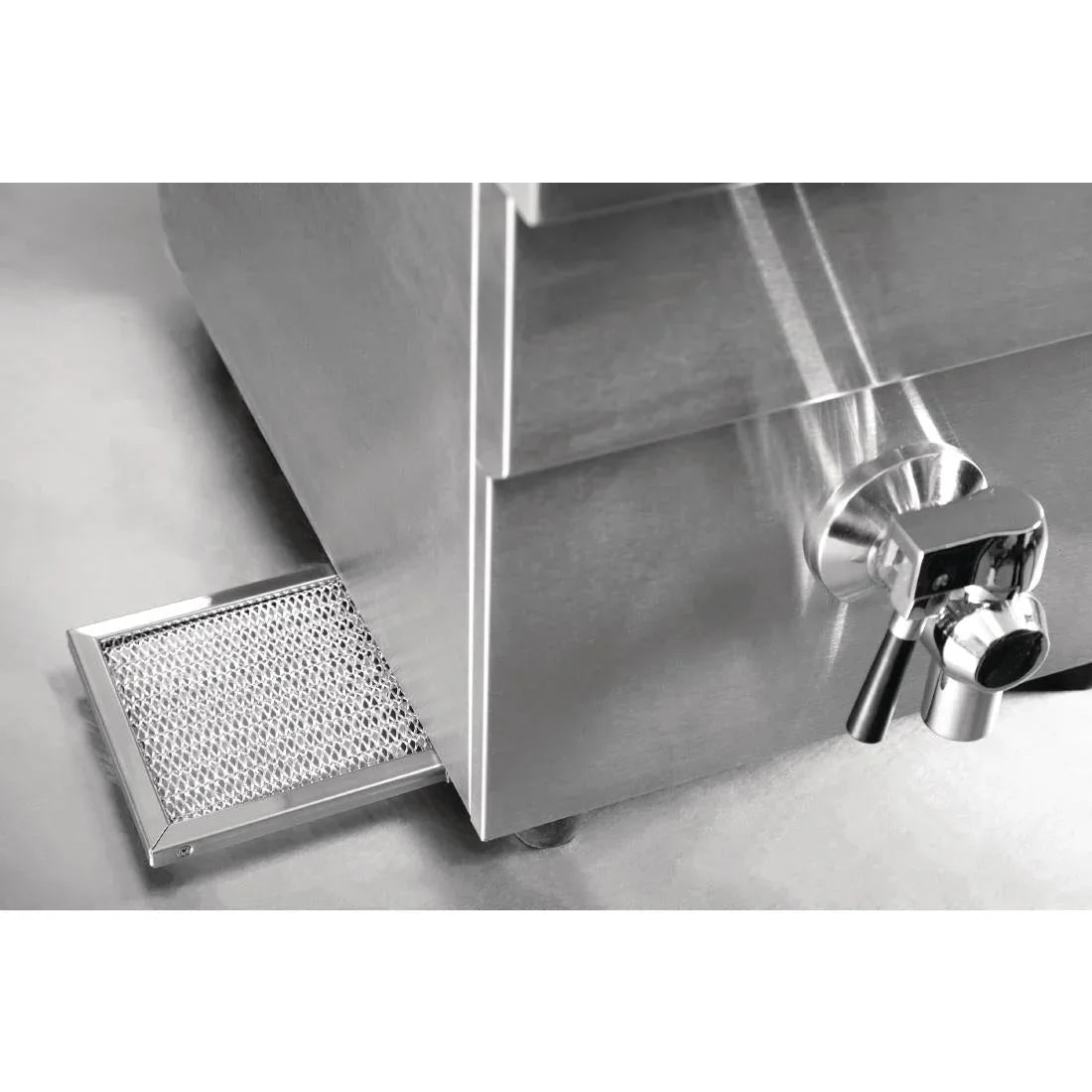CP793 Buffalo Single Tank Single Basket Induction Fryer 3kW - JD Catering Equipment Solutions Ltd