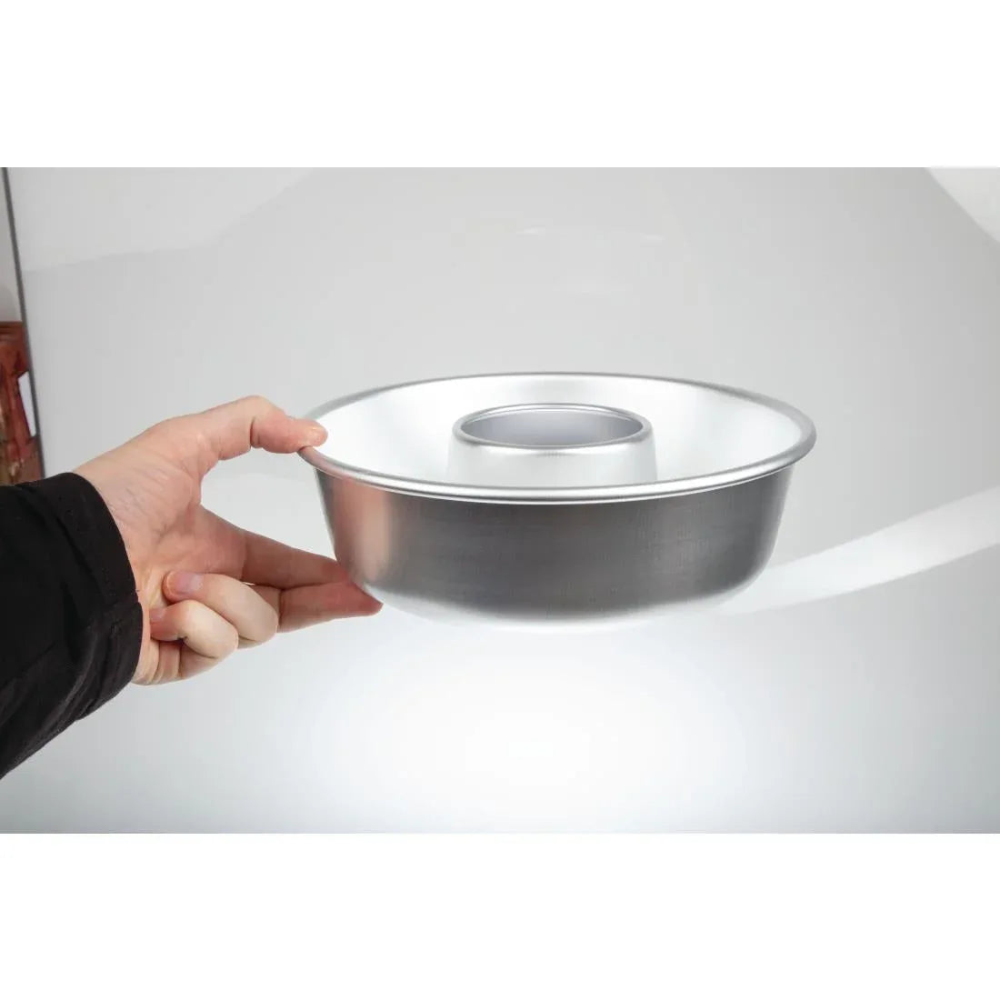 CR928 Schneider Aluminium Bundt Cake Tin 240mm - JD Catering Equipment Solutions Ltd