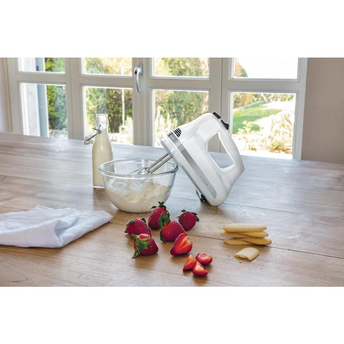 CX926 KitchenAid Classic 5-speed Hand Mixer 5KHM5110BWH - JD Catering Equipment Solutions Ltd