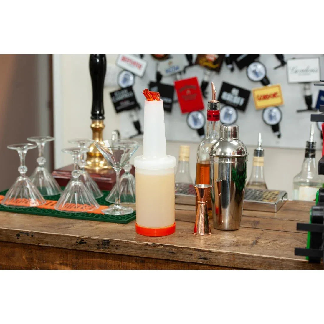 CZ376 Beaumont Save and Pour Quart Orange - JD Catering Equipment Solutions Ltd