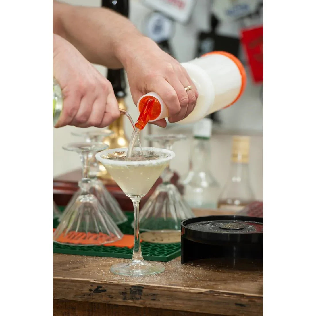 CZ376 Beaumont Save and Pour Quart Orange - JD Catering Equipment Solutions Ltd