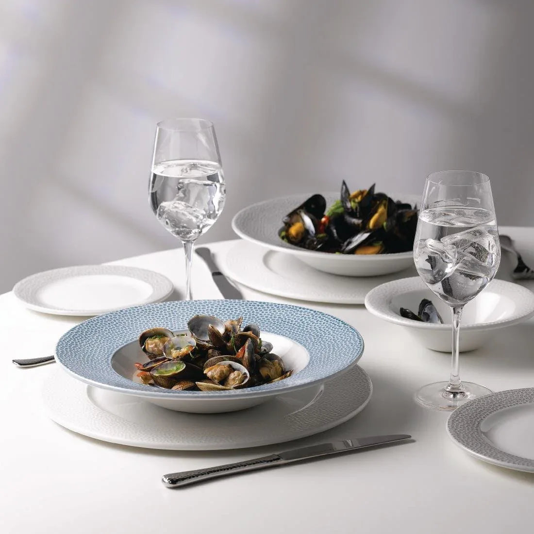 DY841 Churchill Isla Oatmeal Bowl White 170mm (Pack of 12) - JD Catering Equipment Solutions Ltd