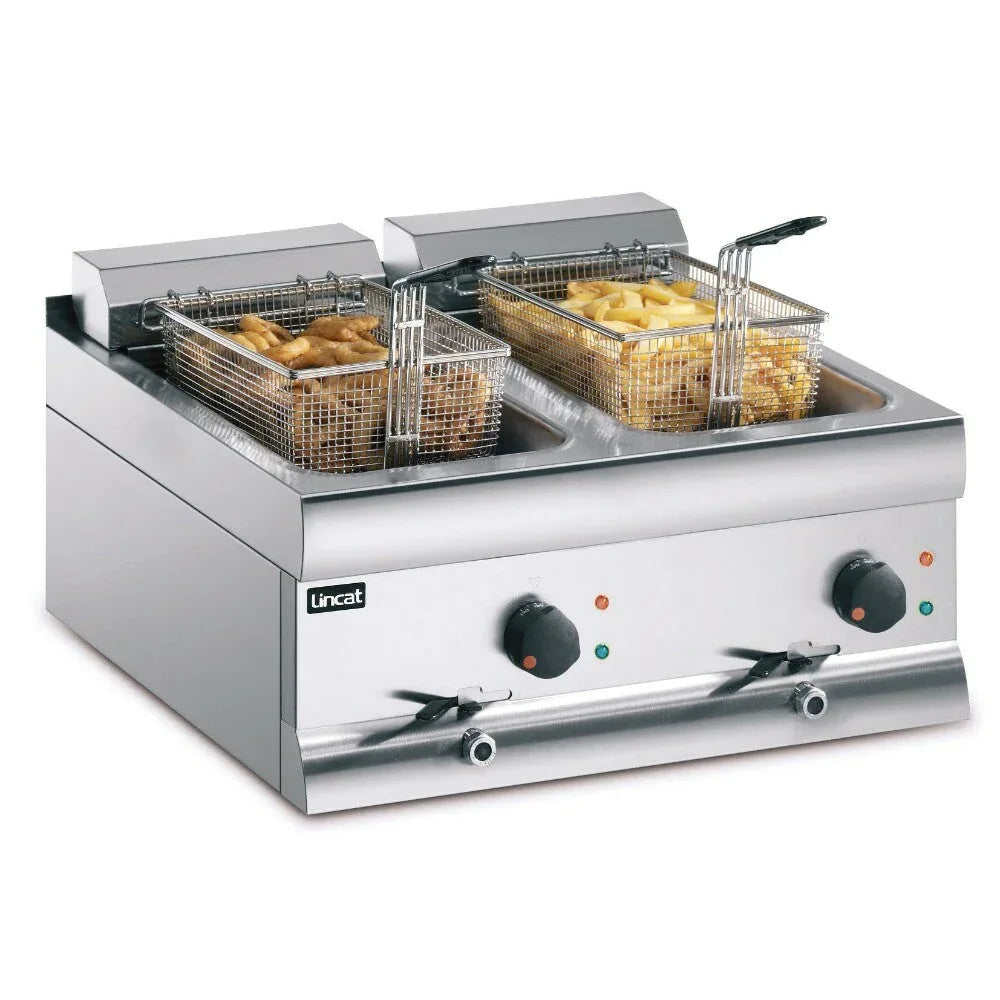 DF618 - Lincat Silverlink 600 Electric Counter-top Twin Tank Fryer - 2 Baskets - W 600 mm - 2 x 9.0 kW F897 - JD Catering Equipment Solutions Ltd