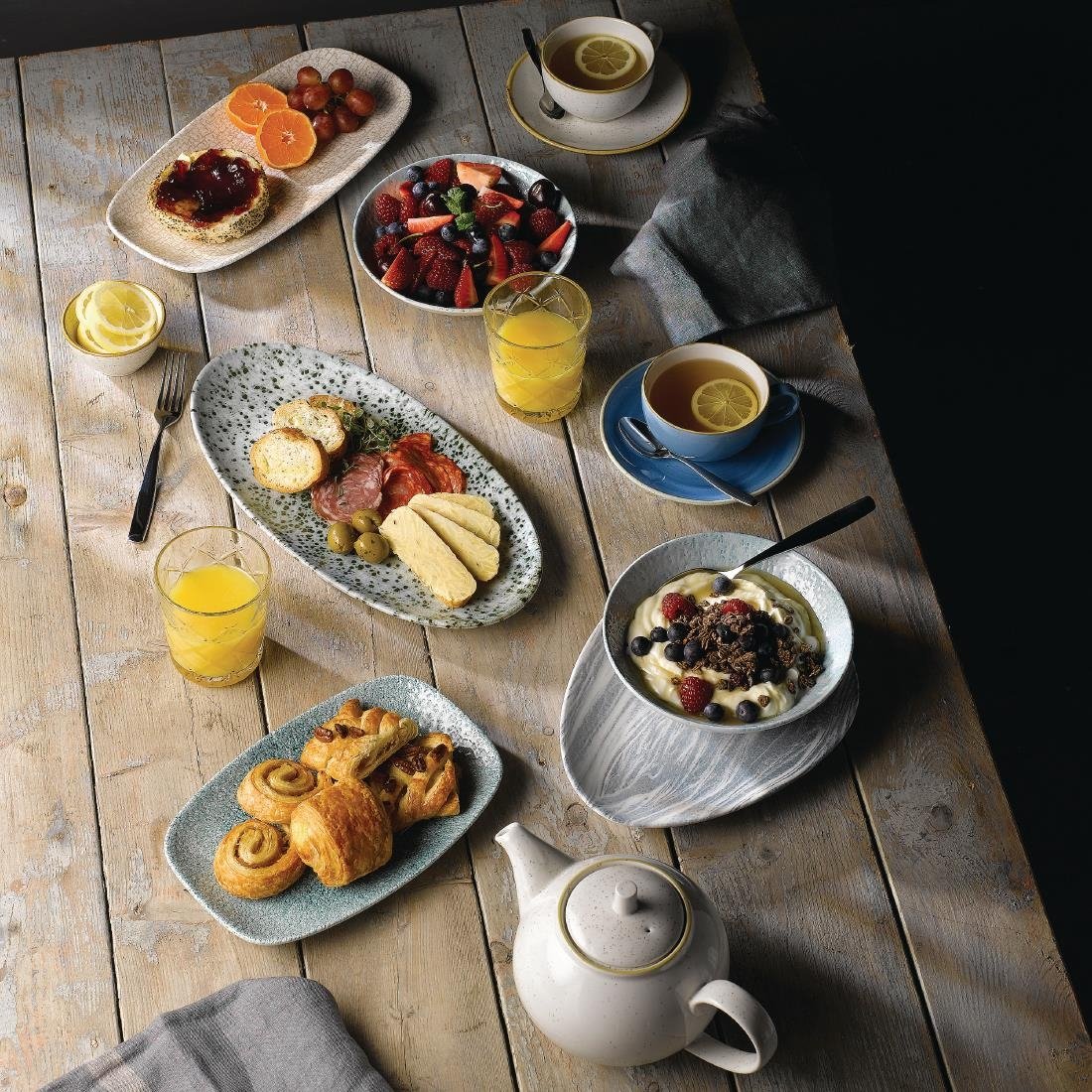 DF915 Churchill Raku Oblong Chef Plates Jade Green 202 x 261mm (Pack of 12) JD Catering Equipment Solutions Ltd