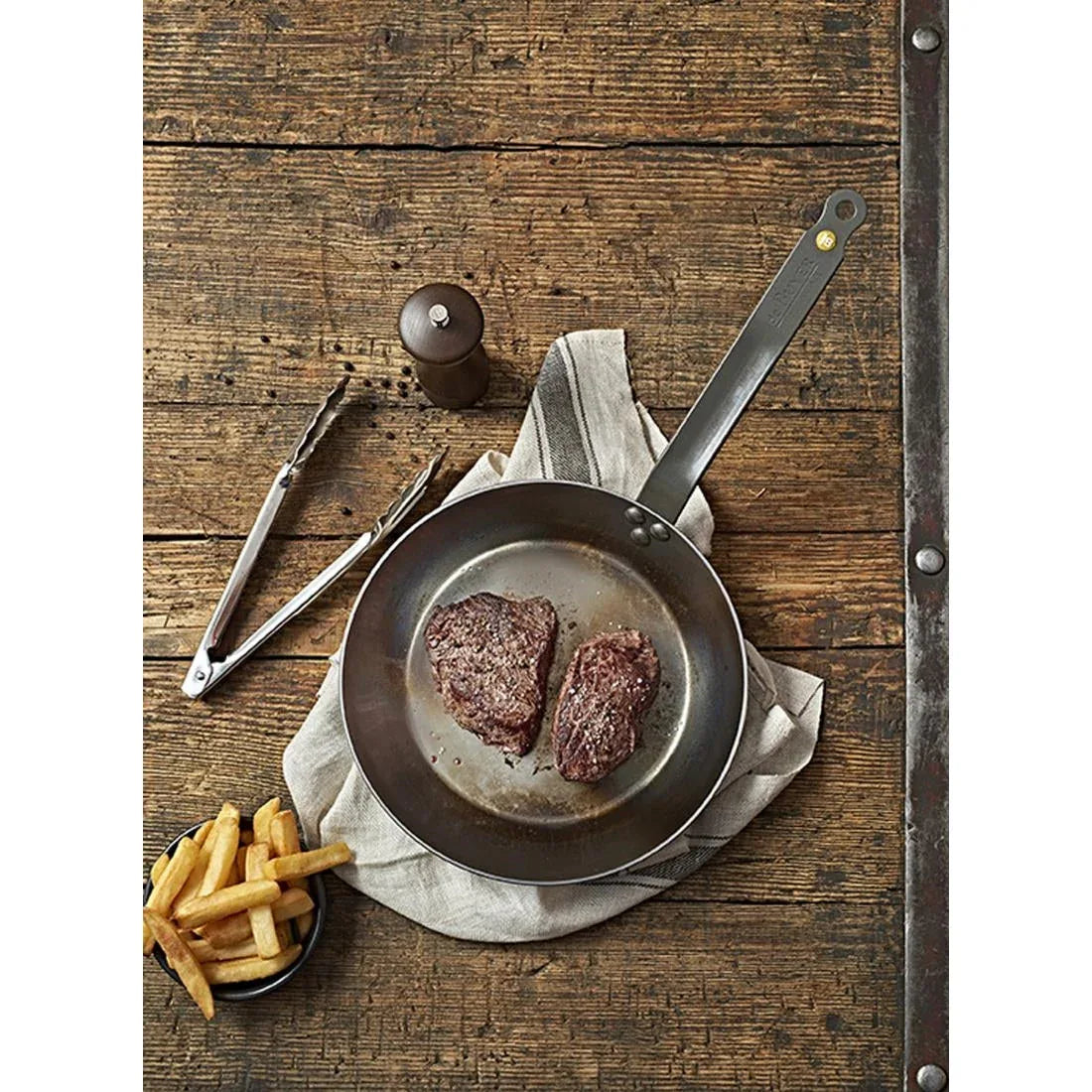 DN899 De Buyer Mineral B Black Iron Induction Frying Pan 280mm - JD Catering Equipment Solutions Ltd