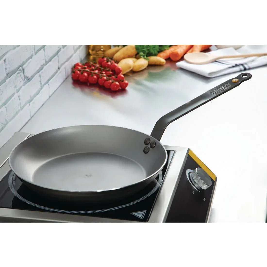 DN899 De Buyer Mineral B Black Iron Induction Frying Pan 280mm - JD Catering Equipment Solutions Ltd