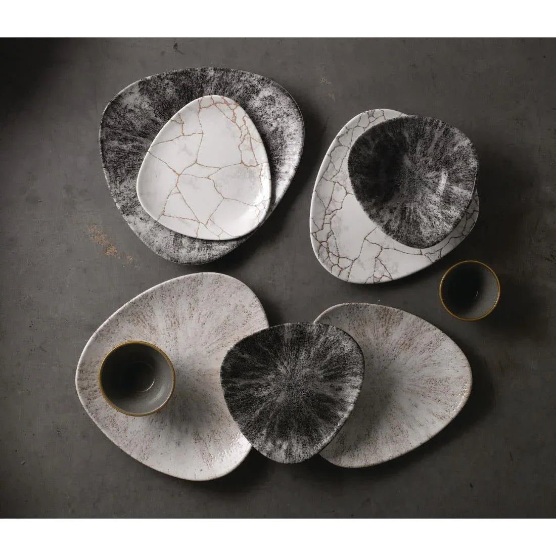FR060 Churchill Studio Prints Kintsugi Agate Grey Lotus Plate 228mm (Pack of 12) - JD Catering Equipment Solutions Ltd