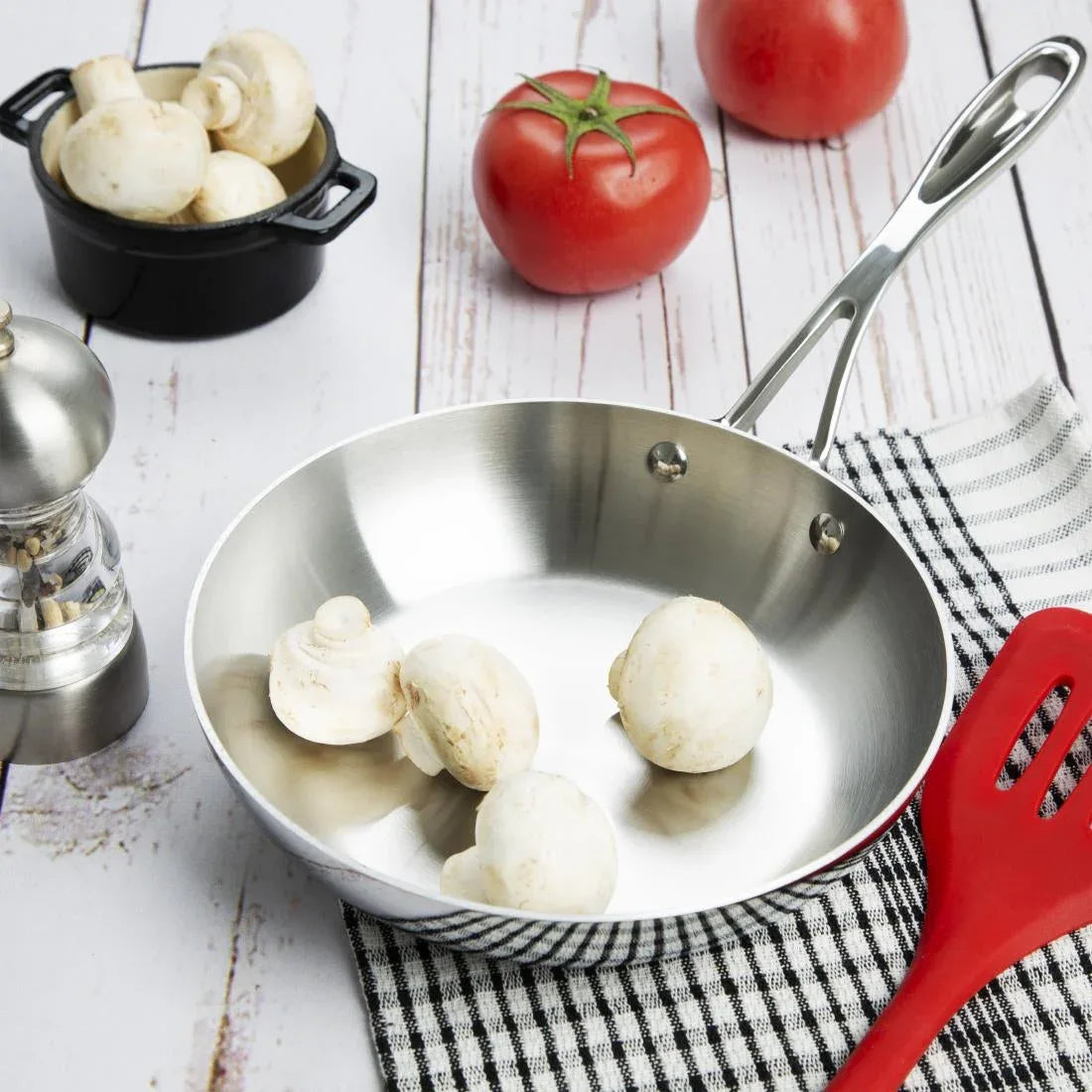 FS668 Vogue Tri-Wall Induction Fry Pan 200mm - JD Catering Equipment Solutions Ltd