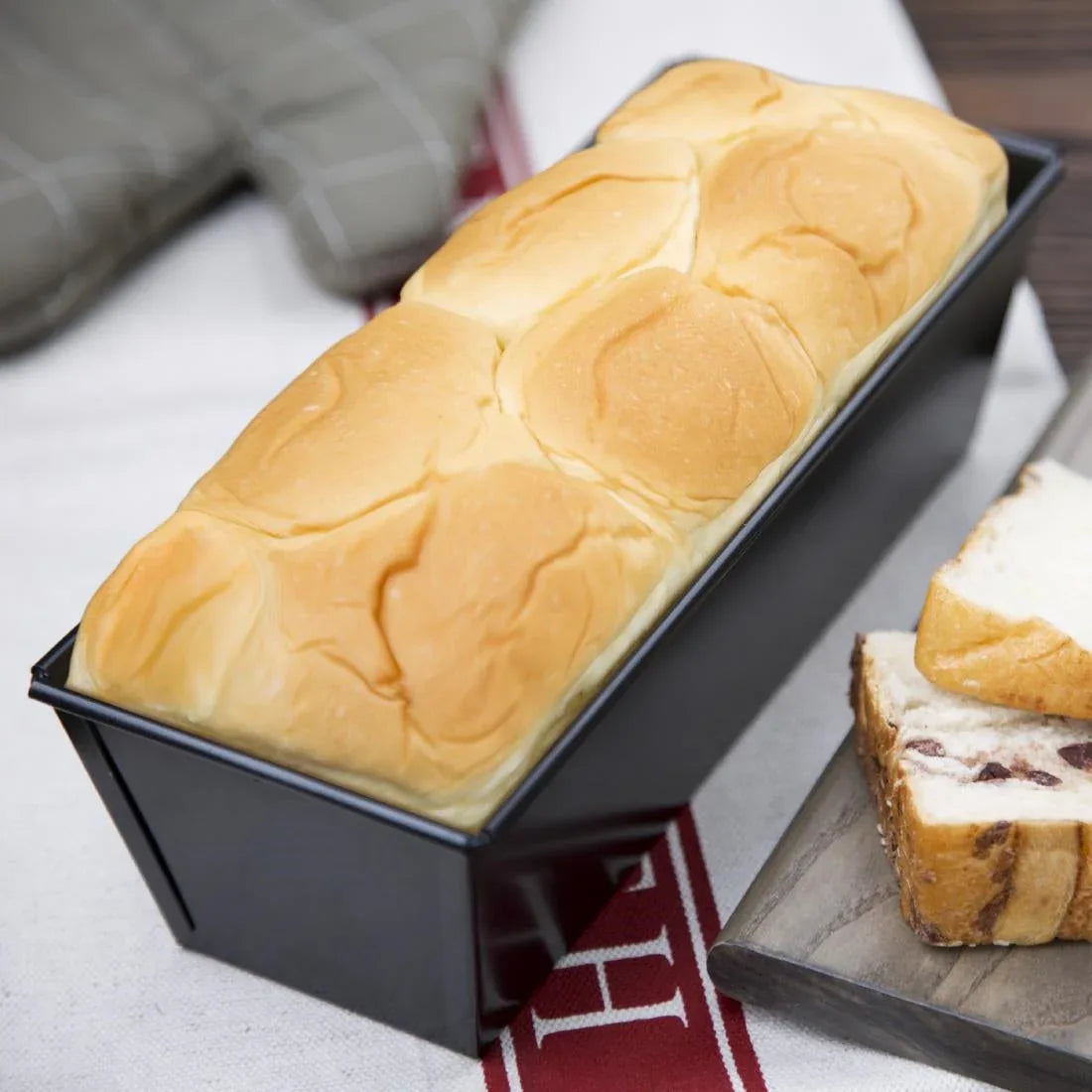 GD003 Vogue Non-Stick Loaf Tin 250mm - JD Catering Equipment Solutions Ltd