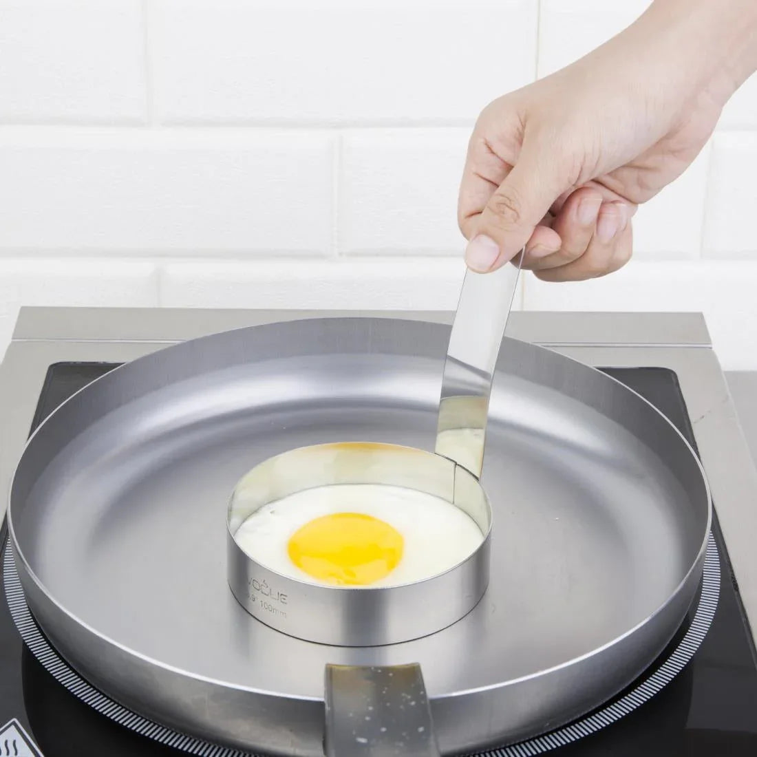 GD696 Vogue Long Handled Egg Ring 100mm - JD Catering Equipment Solutions Ltd