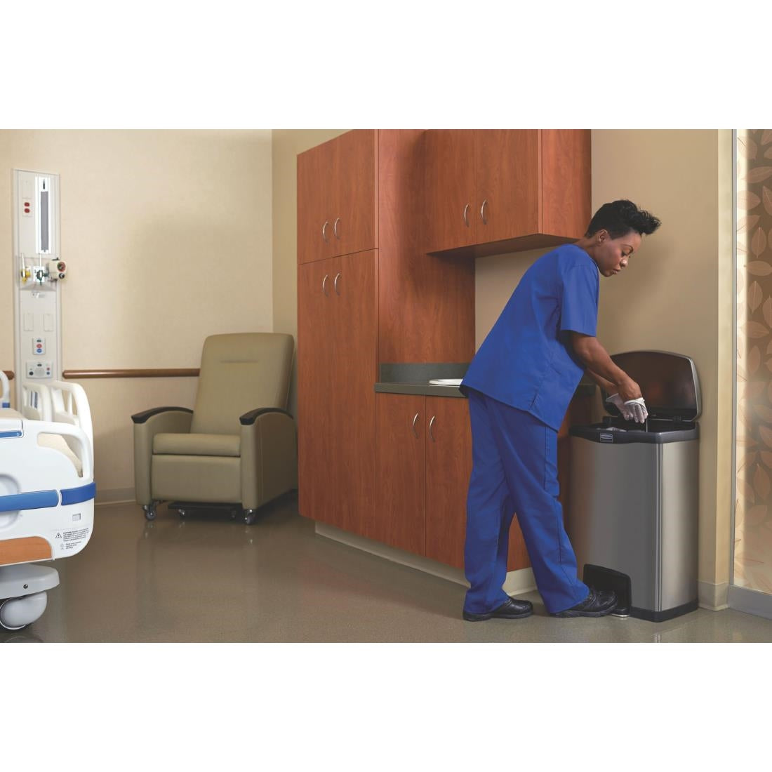 GE938 Rubbermaid Slim Jim Front Step on Pedal Bin Stainless Steel 50Ltr JD Catering Equipment Solutions Ltd