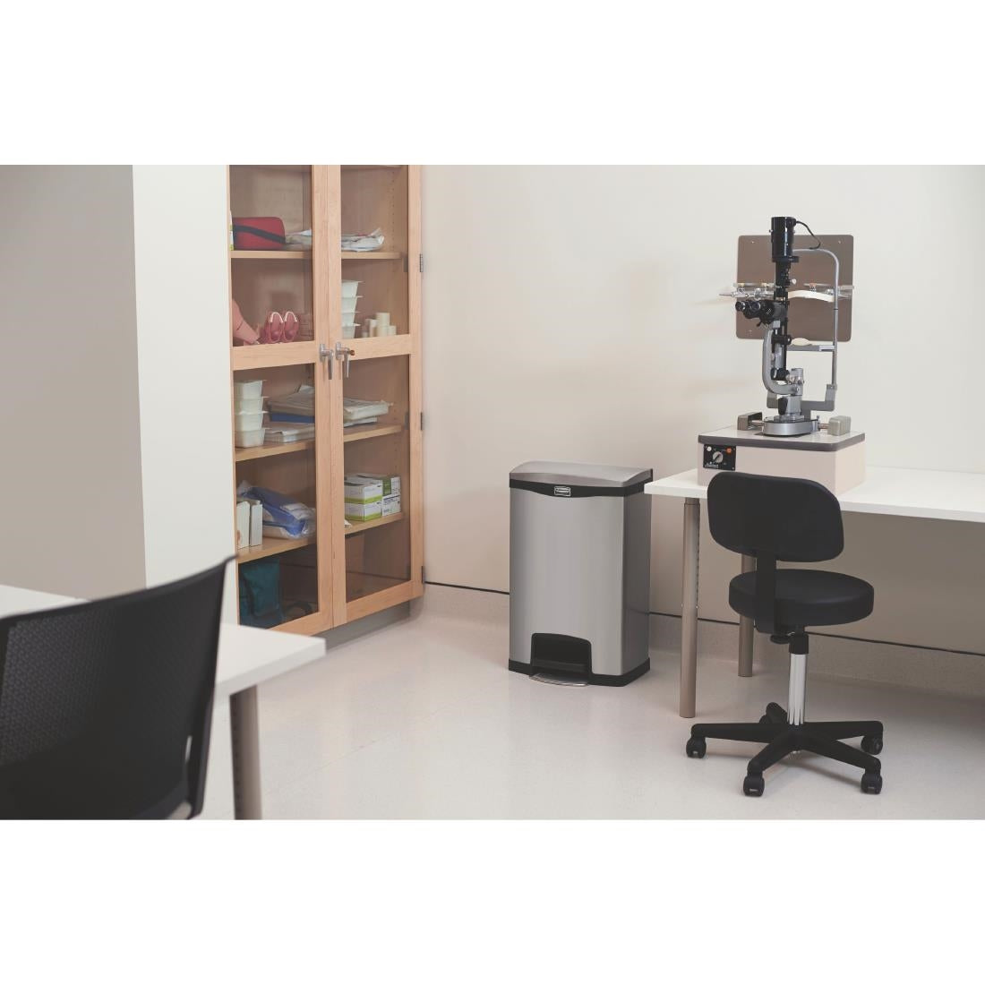 GE939 Rubbermaid Slim Jim Front Step on Pedal Bin Stainless Steel 90Ltr JD Catering Equipment Solutions Ltd