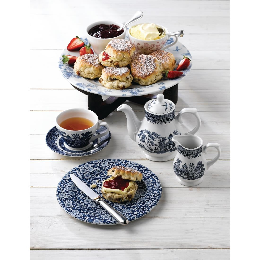 GF310 Churchill Vintage Prints Plates Prague Toile Print 305mm (Pack of 6) JD Catering Equipment Solutions Ltd