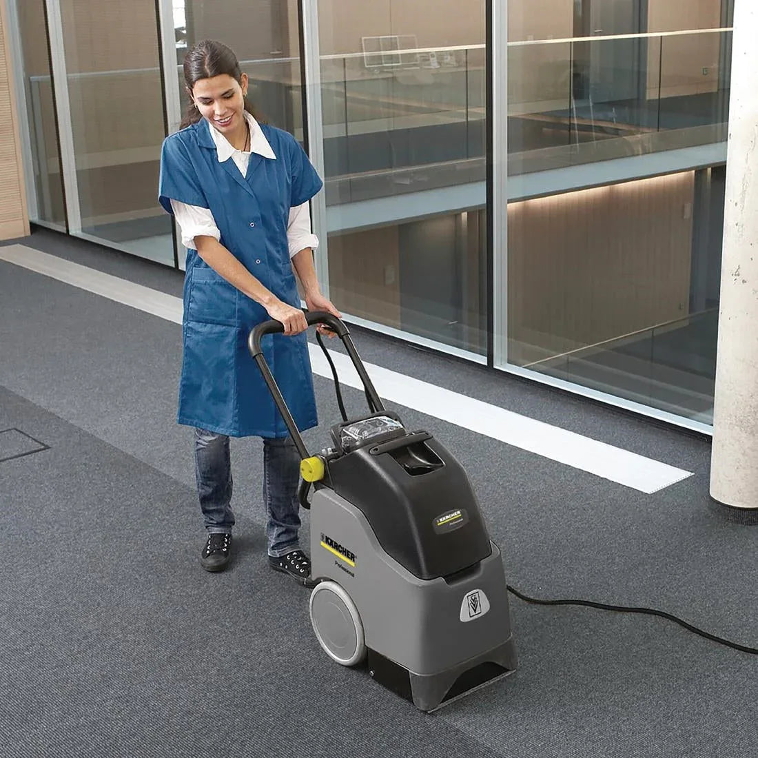 FJ999 Karcher BRC 30/15 Carpet Cleaner - JD Catering Equipment Solutions Ltd