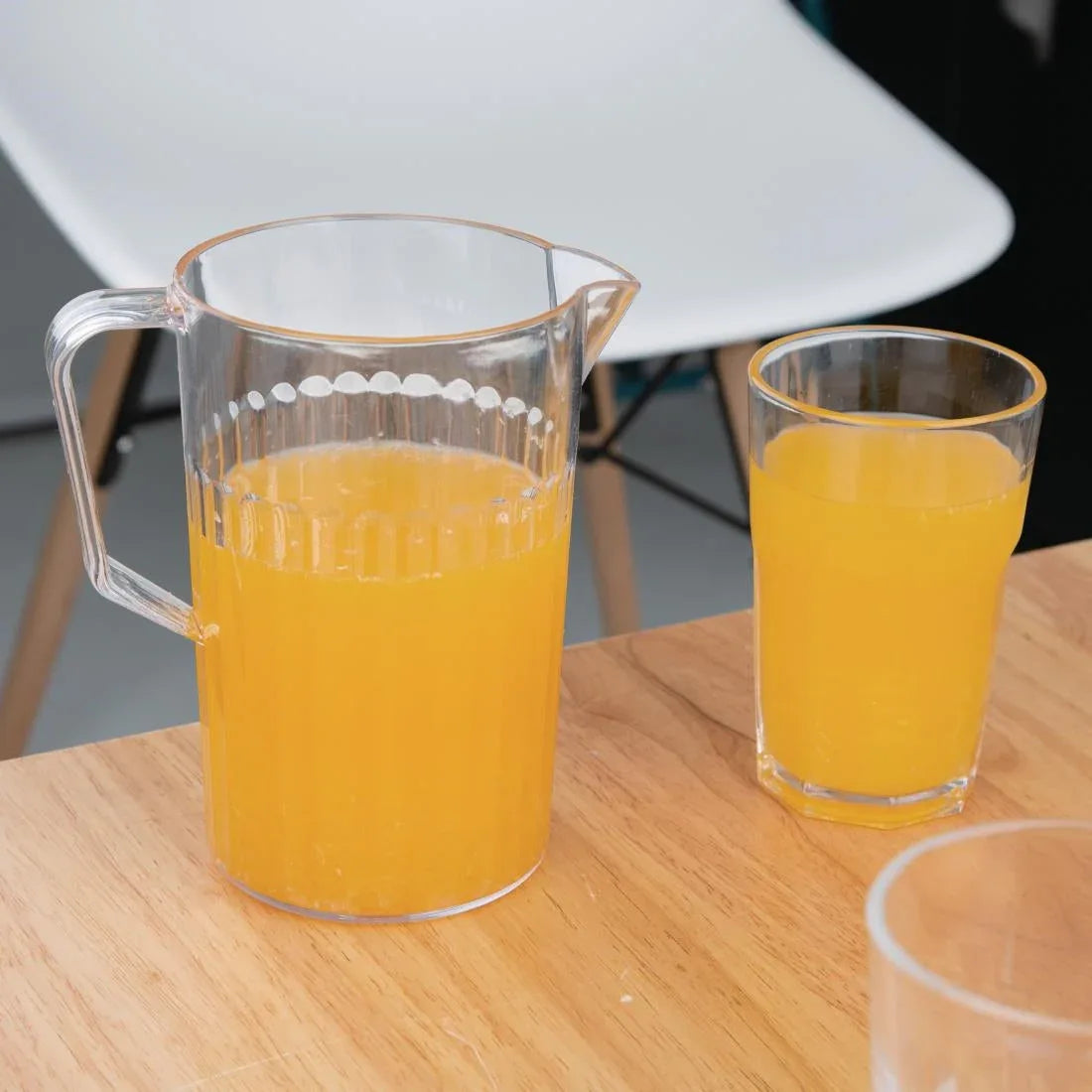 J900 Kristallon Durable Polycarbonate Jug 0.9Ltr - JD Catering Equipment Solutions Ltd