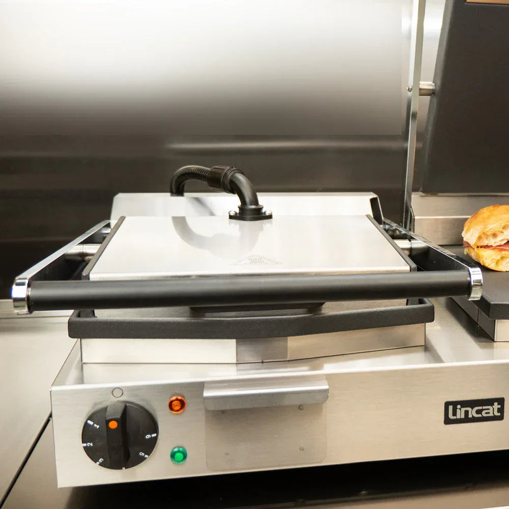 LCG2 - Lincat Lynx 400 Electric Counter-top Twin Contact Grill - Smooth Upper & Lower Plates - W 623 mm - 4.5 kW CD424 - JD Catering Equipment Solutions Ltd