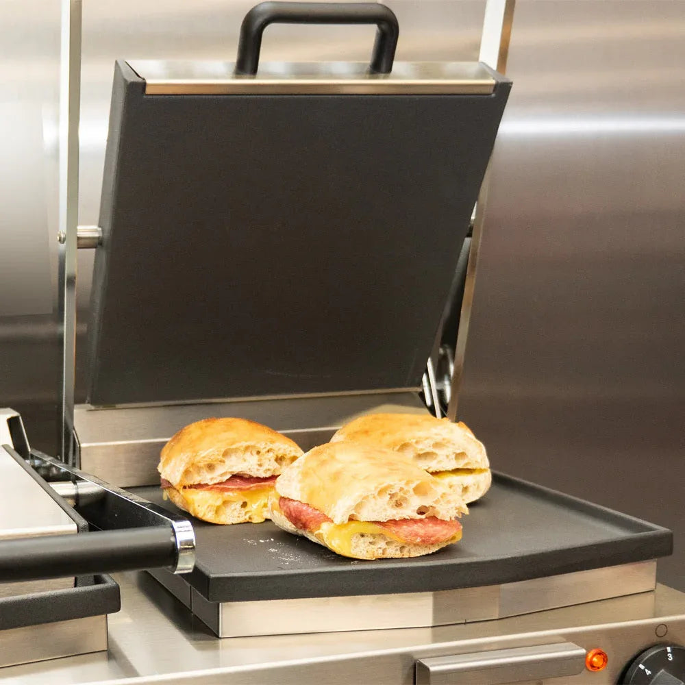 LCG2 - Lincat Lynx 400 Electric Counter-top Twin Contact Grill - Smooth Upper & Lower Plates - W 623 mm - 4.5 kW CD424 - JD Catering Equipment Solutions Ltd