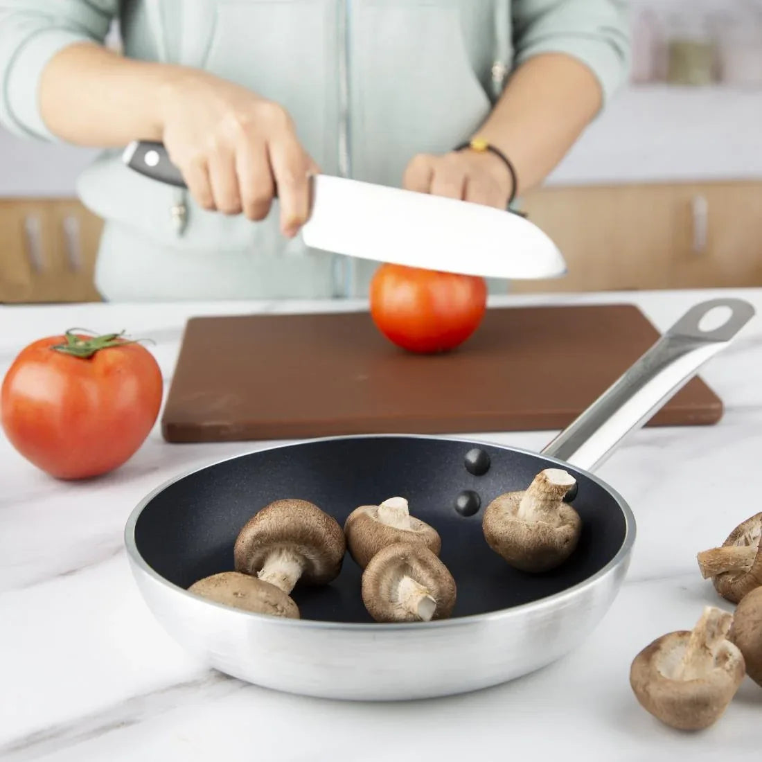 CB899 Vogue Non Stick Teflon Induction Frying Pan 200mm - JD Catering Equipment Solutions Ltd