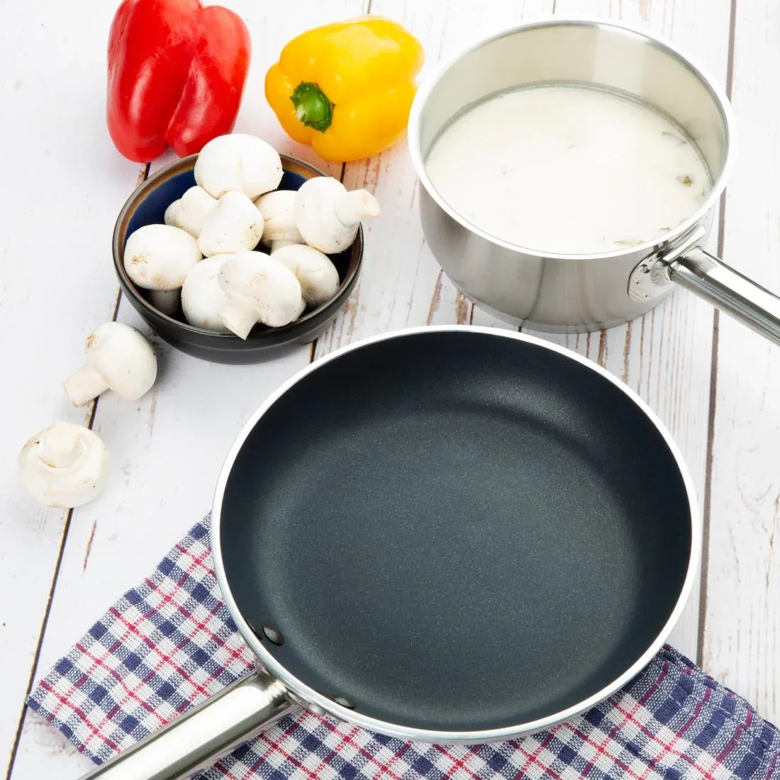 CB900 Vogue Non Stick Teflon Induction Frying Pan 240mm - JD Catering Equipment Solutions Ltd