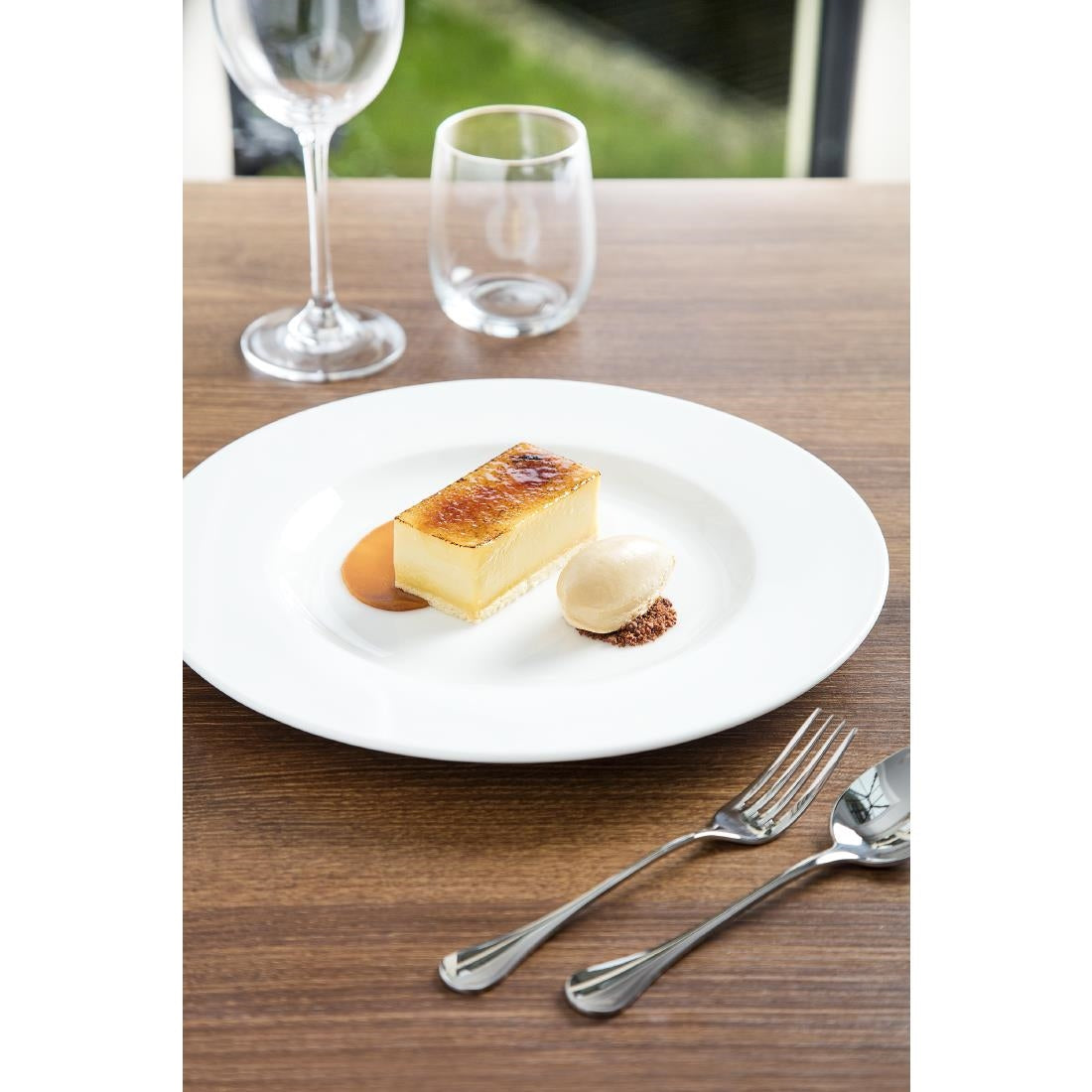 CG009 Royal Porcelain Classic White Wide Rim Plates 260mm (Pack of 12)