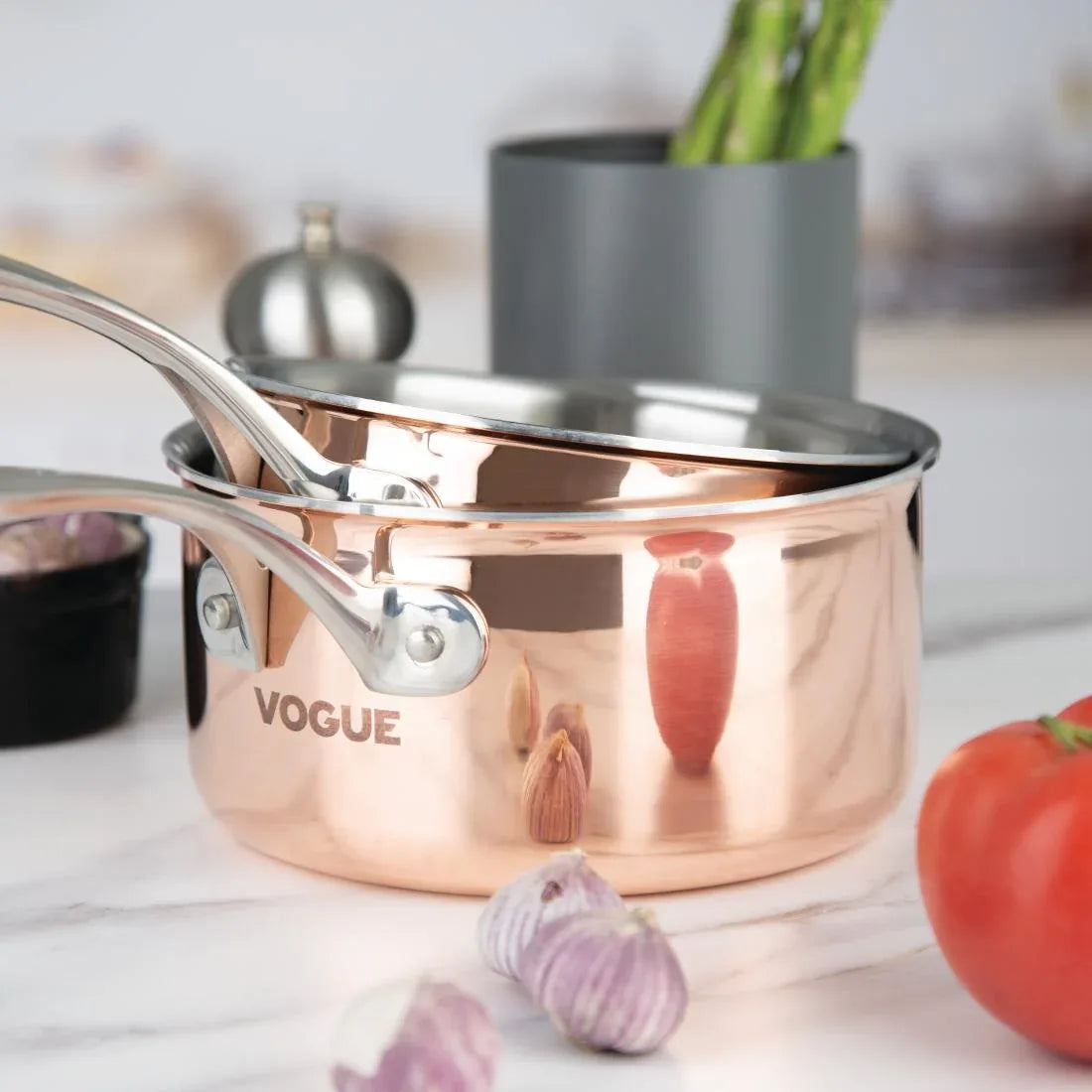 CM675 Vogue Tri Wall Copper Saucepan 180mm - JD Catering Equipment Solutions Ltd