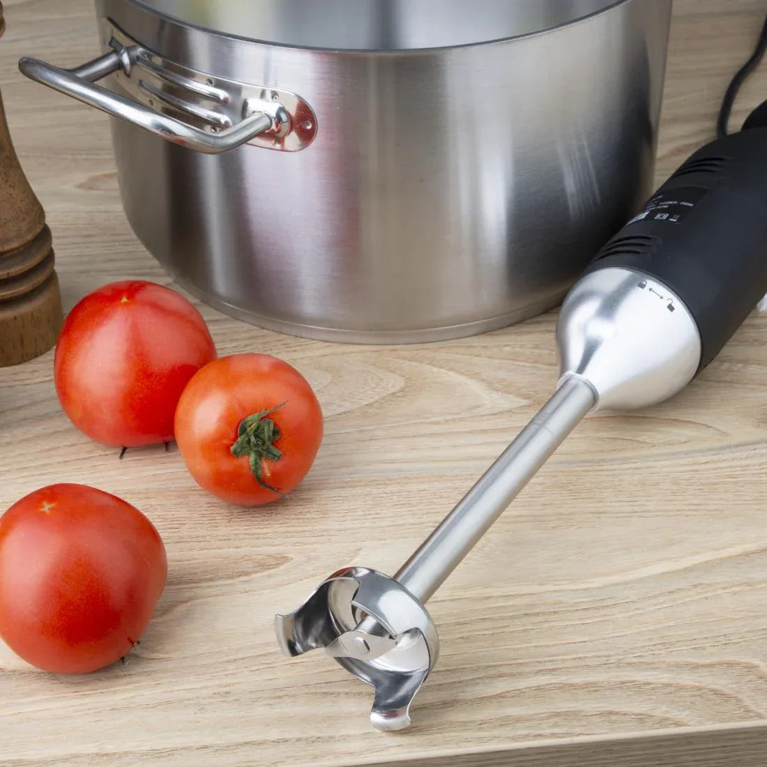 CU005 Nisbets Essentials Variable Speed Stick Blender 190mm Shaft