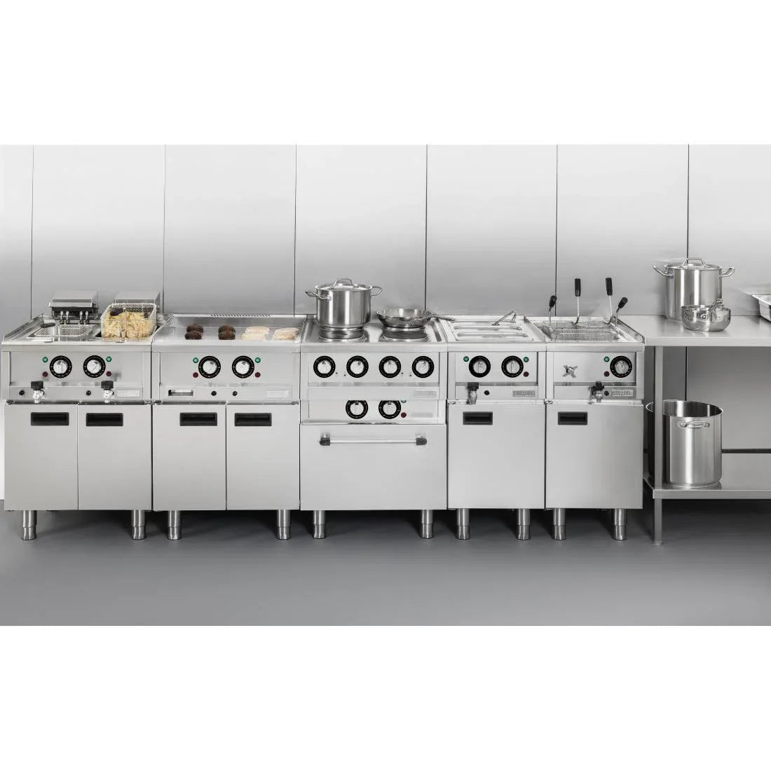 CU476 Buffalo 600 Series Single Tank Electric Fryer 8Ltr - JD Catering Equipment Solutions Ltd