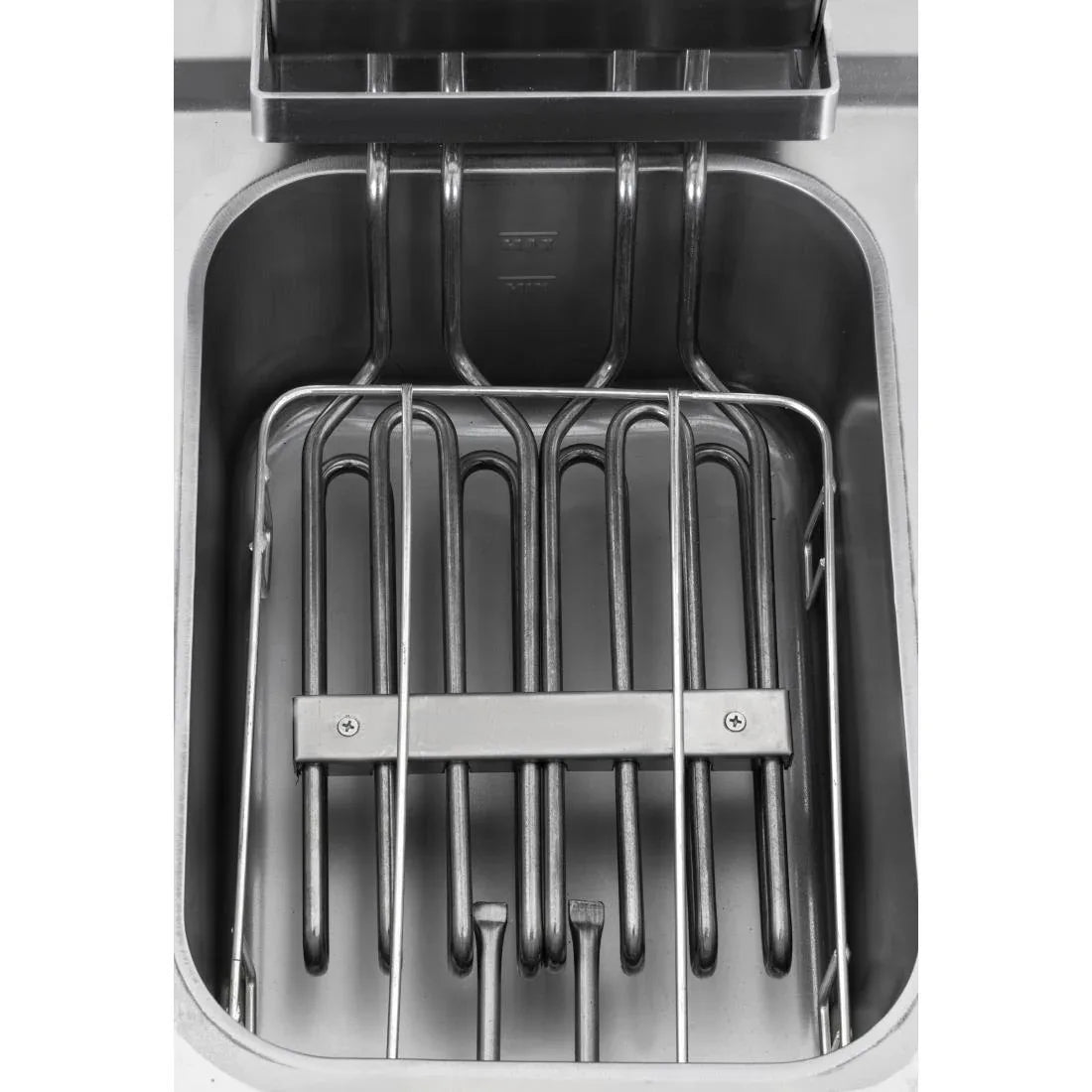 CU476 Buffalo 600 Series Single Tank Electric Fryer 8Ltr - JD Catering Equipment Solutions Ltd