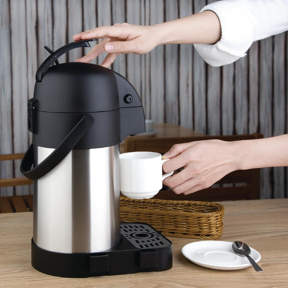 DL165 Olympia Lever Action Airpot 2.5Ltr