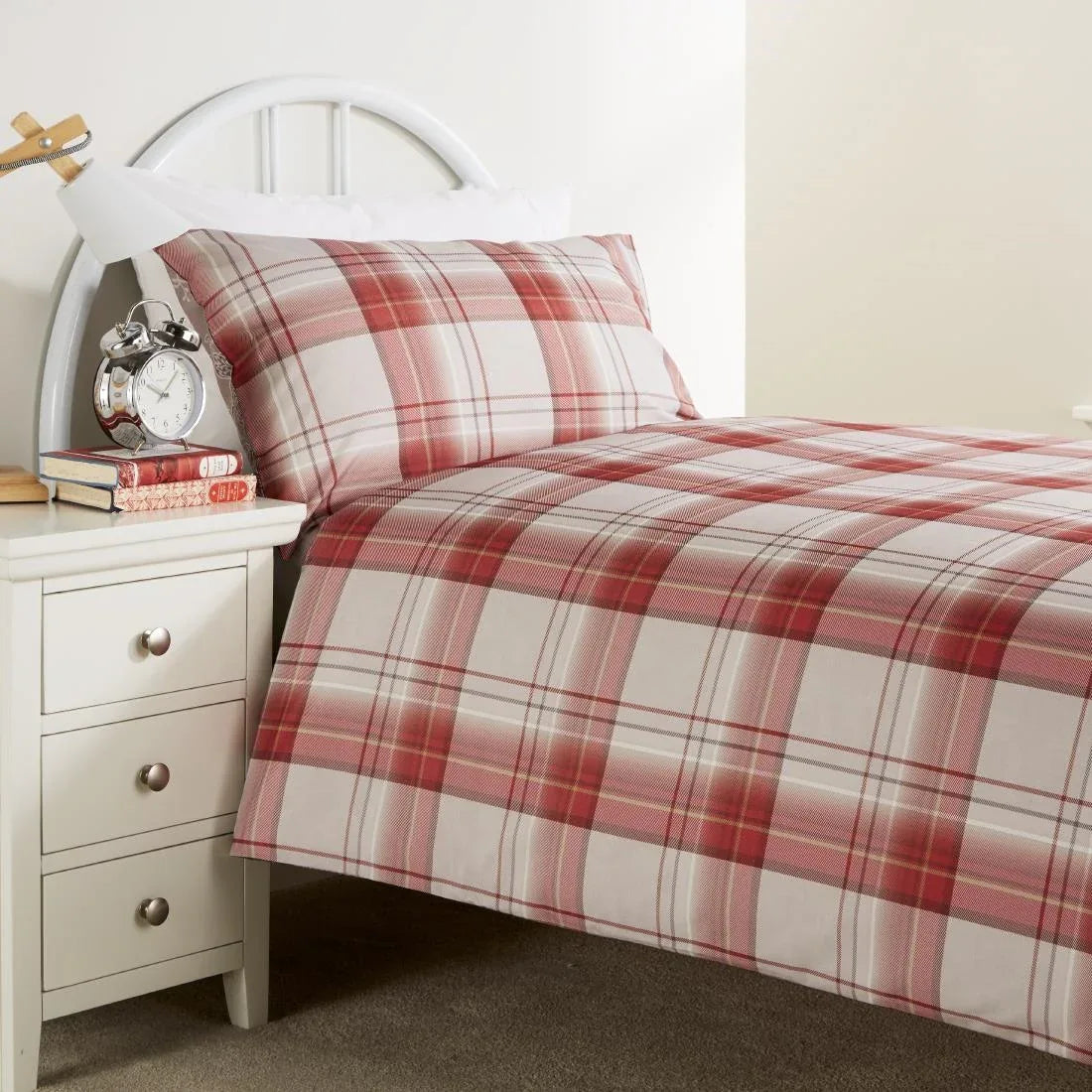 DS701 Mitre Essentials Chatsworth Hardwick Taupe/Connel Claret Pillowcase - JD Catering Equipment Solutions Ltd