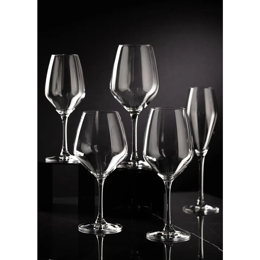 DX921 Utopia Seine Wine Glasses 680ml (Pack of 6) - JD Catering Equipment Solutions Ltd