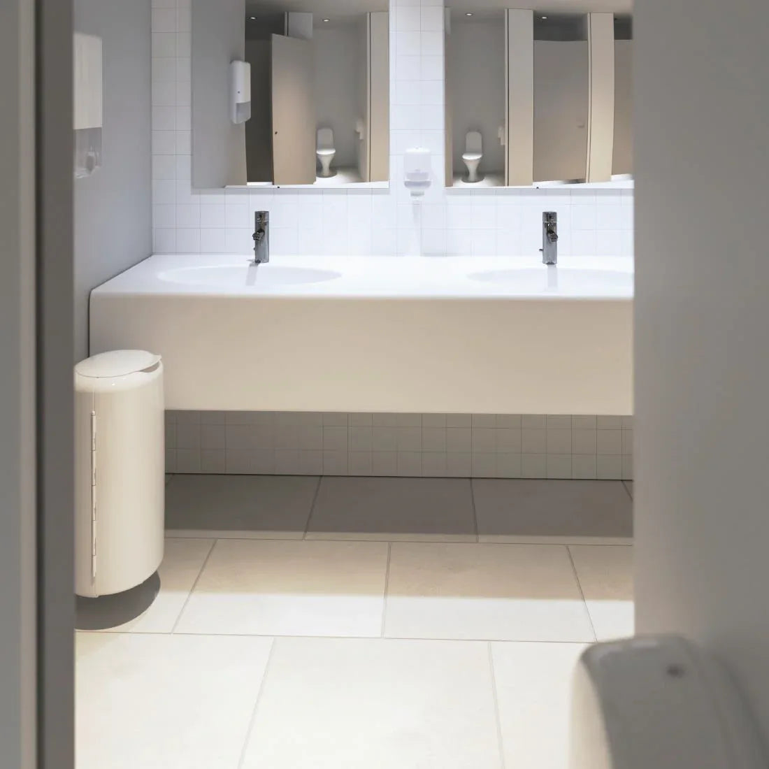 FA704 Tork Xpress Manual Multi-Fold Hand Towel Dispenser White - JD Catering Equipment Solutions Ltd