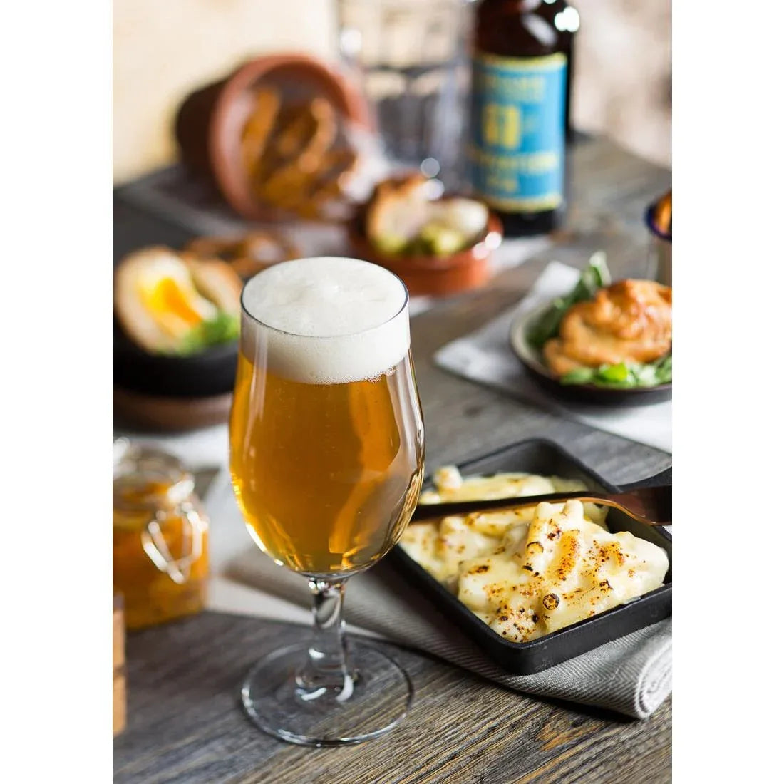 FH896 Utopia Draft Stemmed Beer Glasses 570ml (Pack of 24) - JD Catering Equipment Solutions Ltd