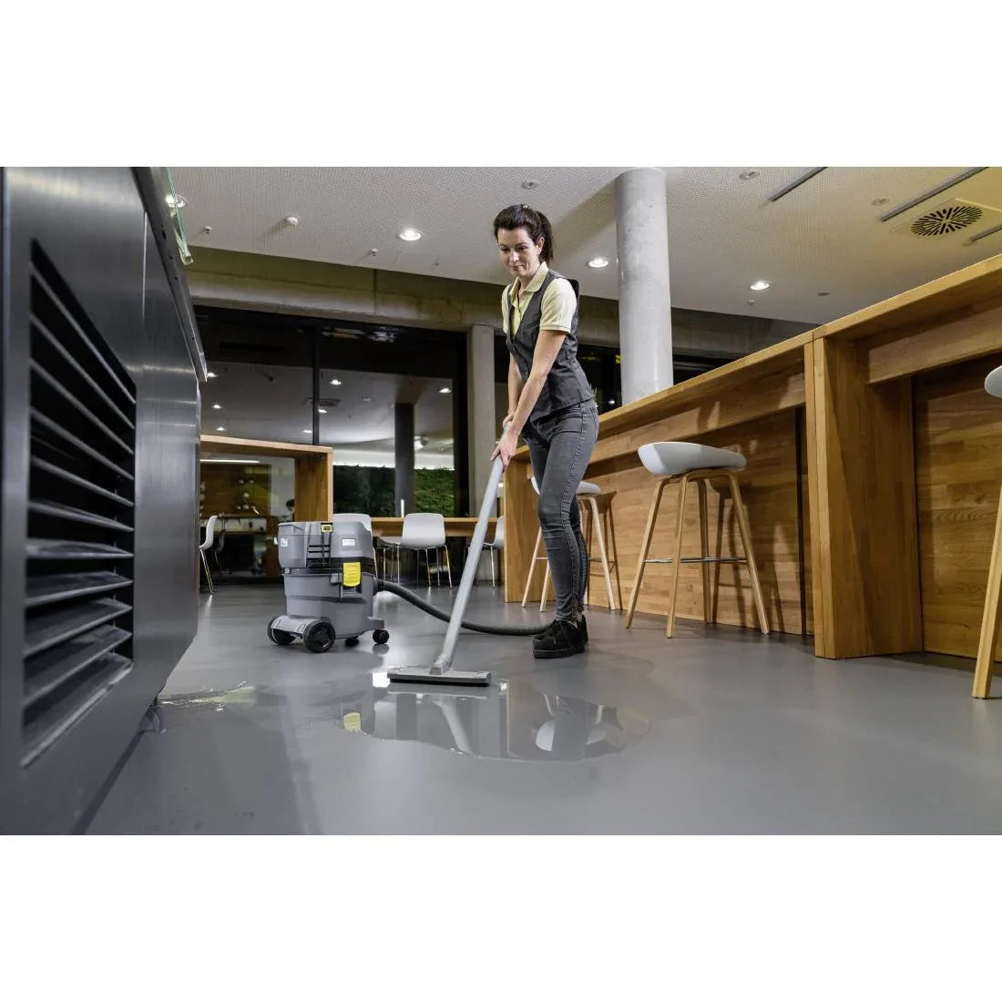 FU076 Karcher Battery Wet and Dry Vacuum NT 22/1 AP BP Without Battery and Charger - JD Catering Equipment Solutions Ltd