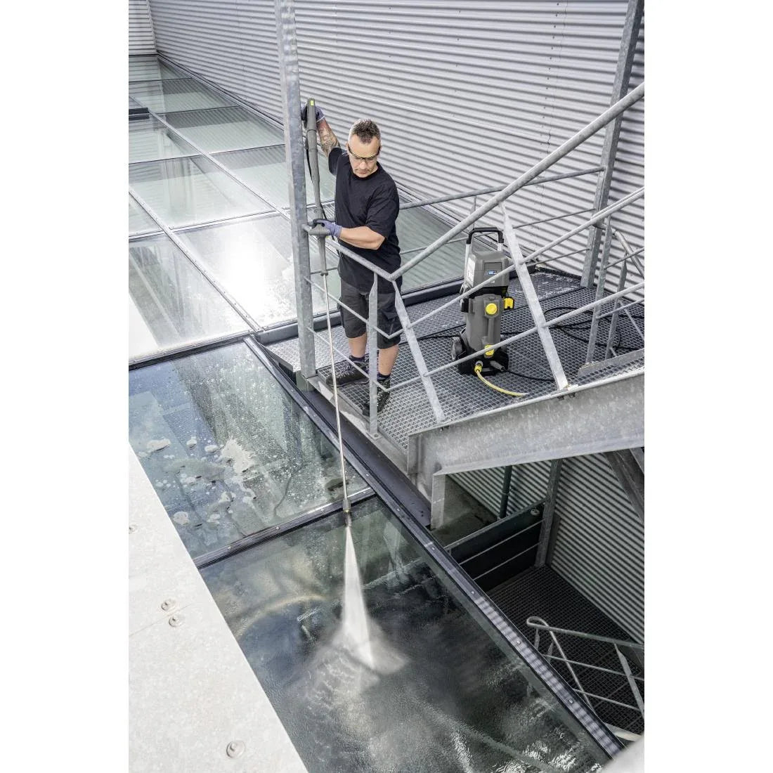 FU086 Karcher Battery High Pressure Cleaner HD 4/11 C BP Without Battery and Charger - JD Catering Equipment Solutions Ltd