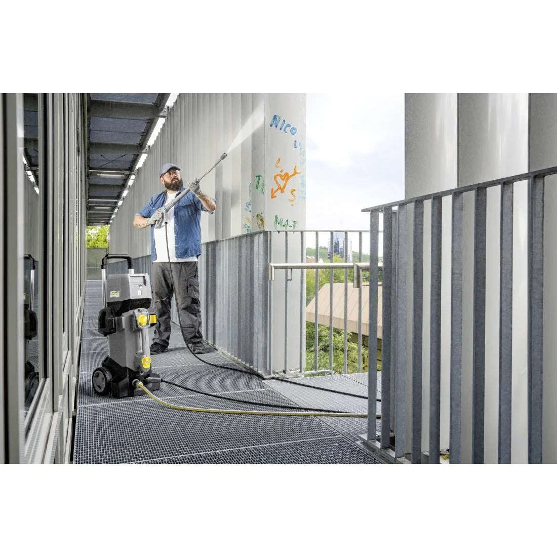 FU086 Karcher Battery High Pressure Cleaner HD 4/11 C BP Without Battery and Charger - JD Catering Equipment Solutions Ltd