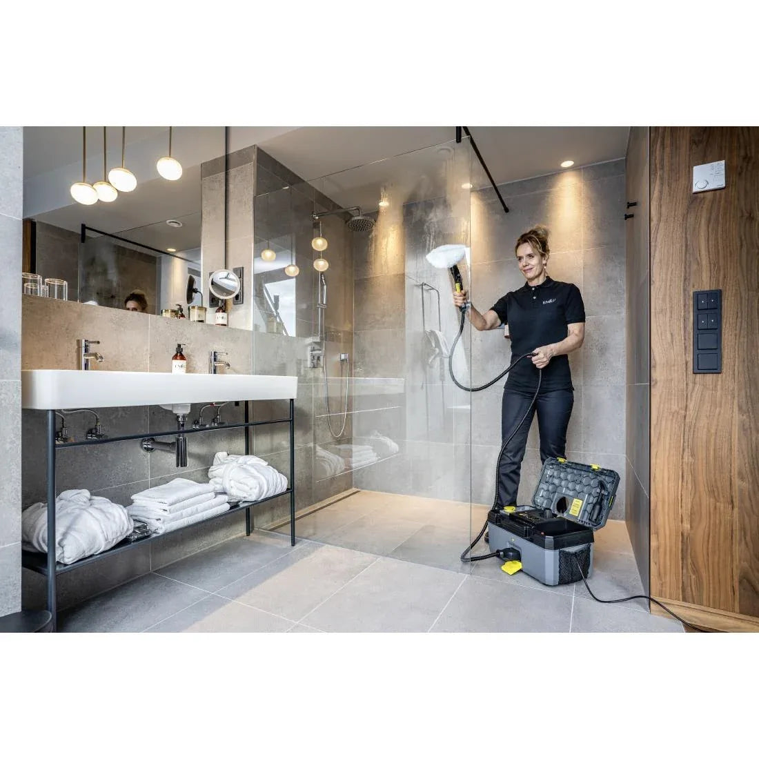FU091 Karcher Steam Cleaner SG 4/2 Classic - JD Catering Equipment Solutions Ltd