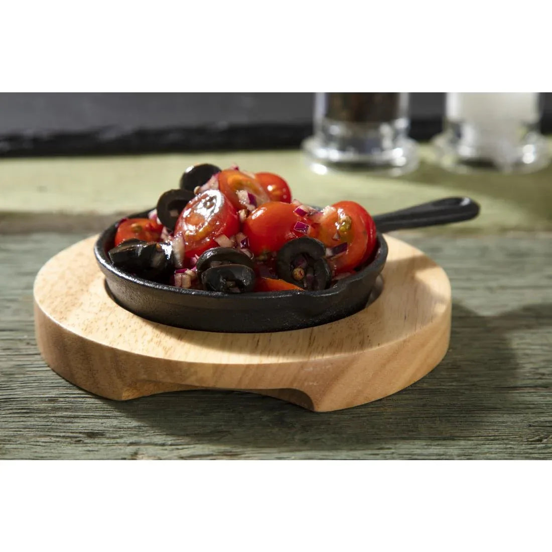 GJ553 Olympia Mini Cast Iron Round Pan 115mm - JD Catering Equipment Solutions Ltd