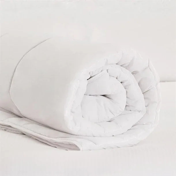 GT776 Mitre Essentials Hollo 10.5 Tog Duvet Single - JD Catering Equipment Solutions Ltd