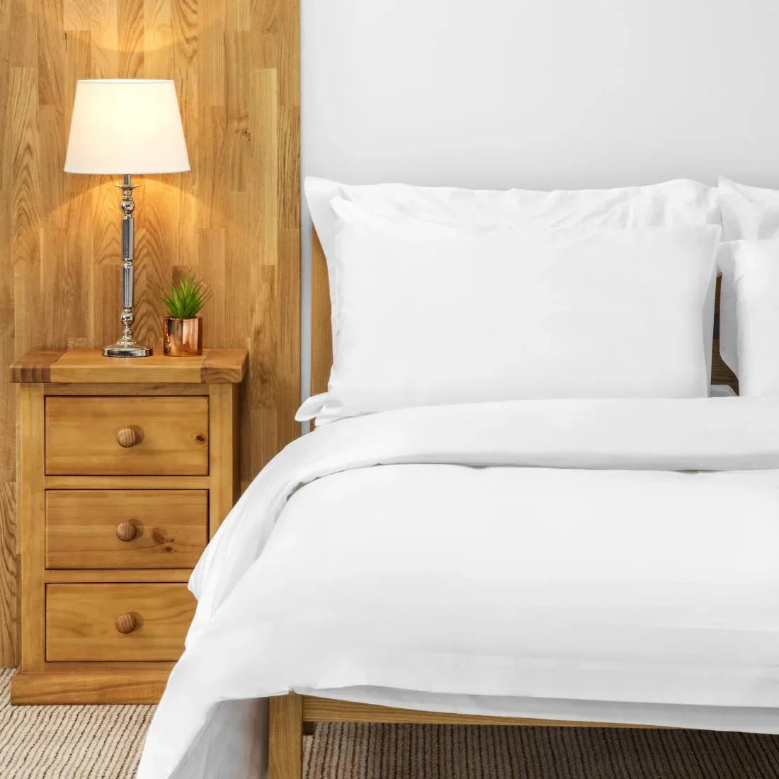 GT820 Mitre Essentials Pyramid Duvet Cover White Single - JD Catering Equipment Solutions Ltd