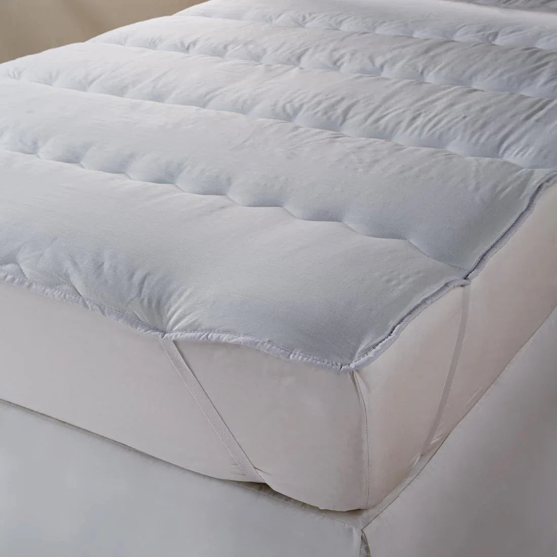 HR040 Mitre Comfort Topper Protector Metric King - JD Catering Equipment Solutions Ltd