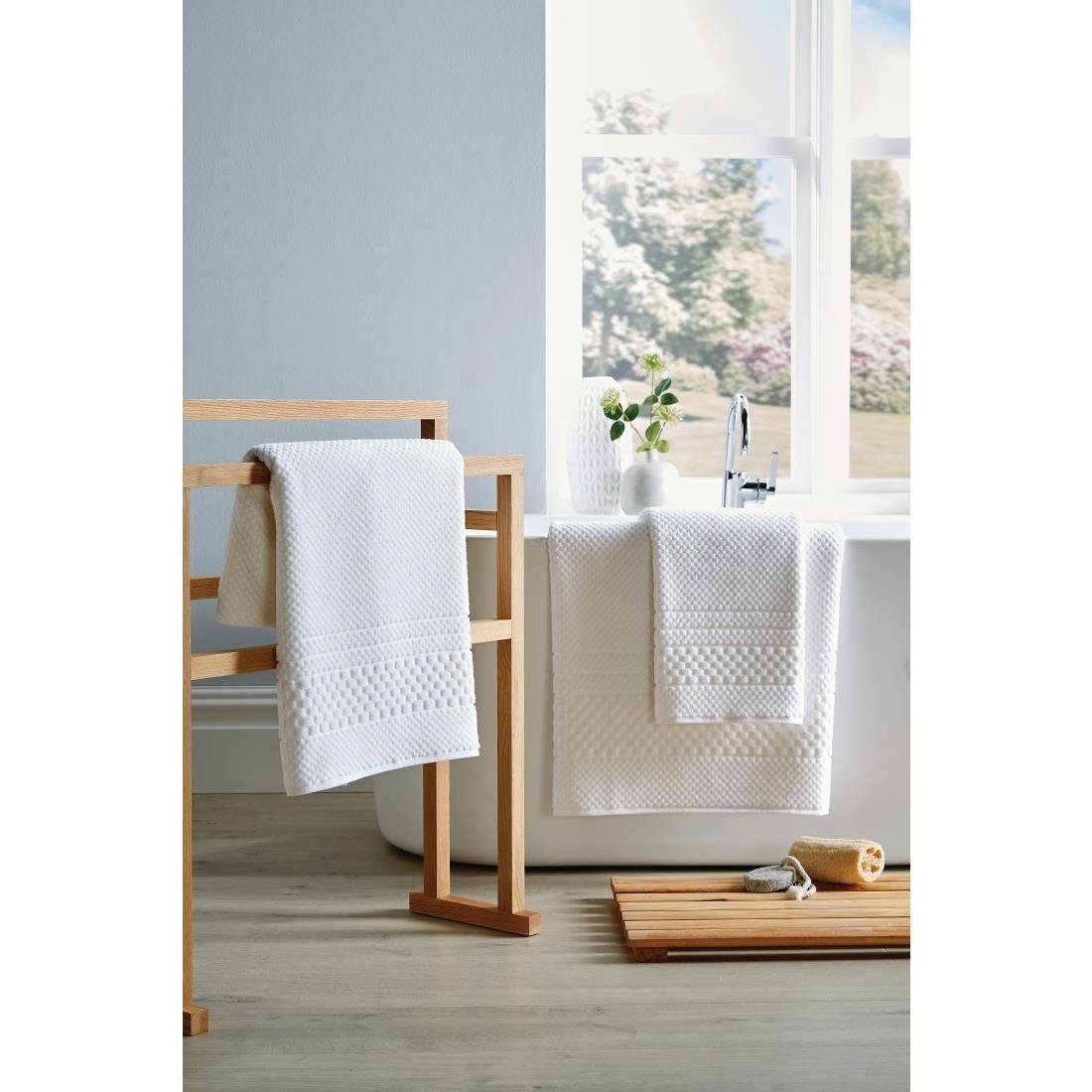 GW301 Mitre Heritage Chequers Hand Towel