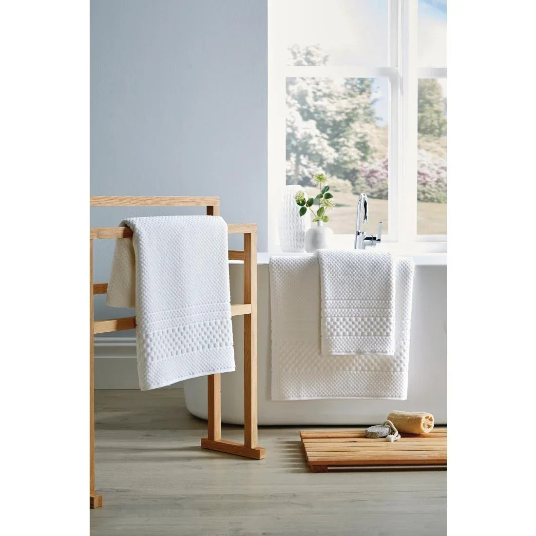 GW302 Mitre Heritage Chequers Bath Towel