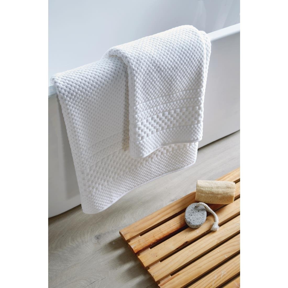 GW302 Mitre Heritage Chequers Bath Towel