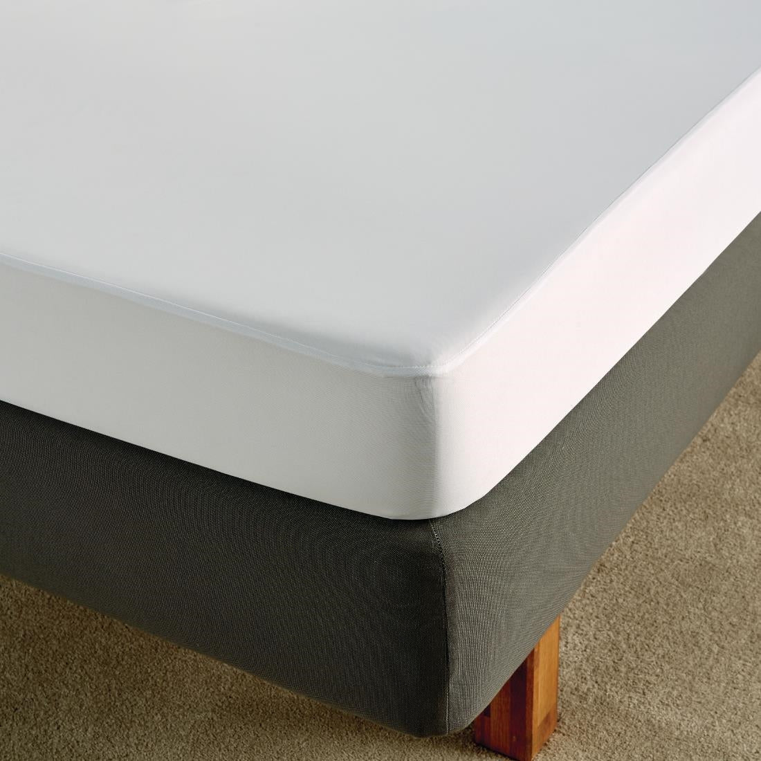 Mitre Comfort Aquaguard Waterproof Mattress Protector Super King