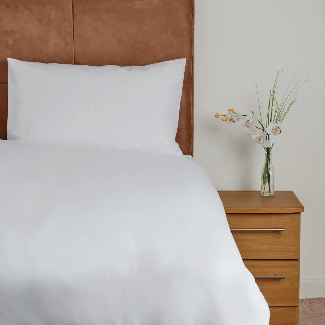 HB995 Mitre Essentials Spectrum Bed Linen Set White Single - JD Catering Equipment Solutions Ltd