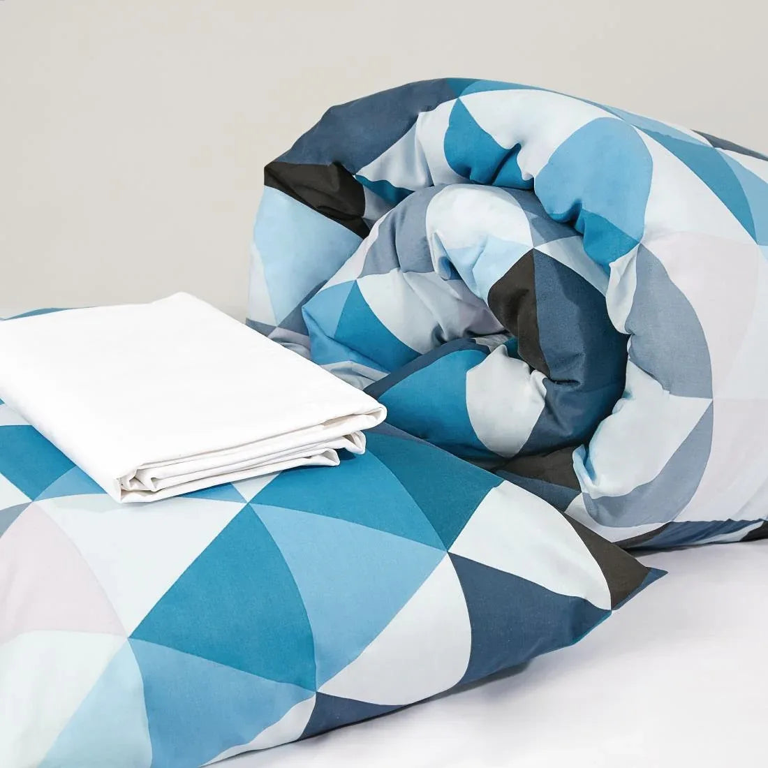 HD136 Mitre Essentials Geo Bedding Set Blue Single - JD Catering Equipment Solutions Ltd