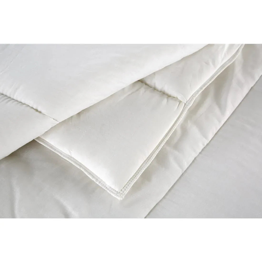 HD214 Eco Hollowfibre 10.5 Tog Duvet Super King - JD Catering Equipment Solutions Ltd