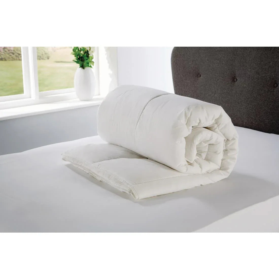 HD213 Eco Hollowfibre 10.5 Tog Duvet King - JD Catering Equipment Solutions Ltd